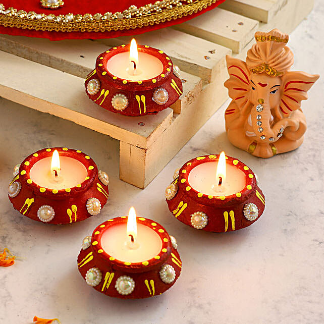 Buy Send 4 Pearl Matki Diyas Beige Pagdi Ganesha Idol Online FNP