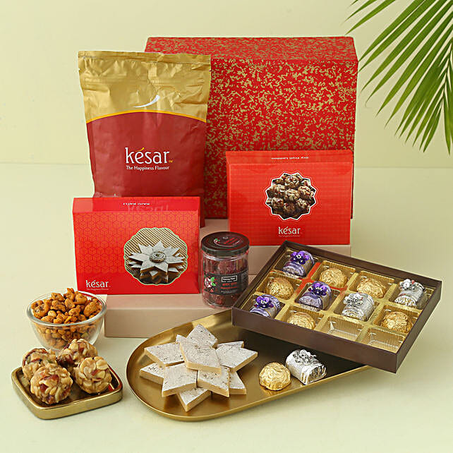 Buy Send Festive Goodness Treats Gift Hamper Online FNP