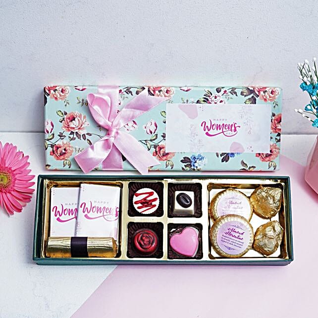 Buy Send Women S Day Chocolate Indulgence Box Online Fnp