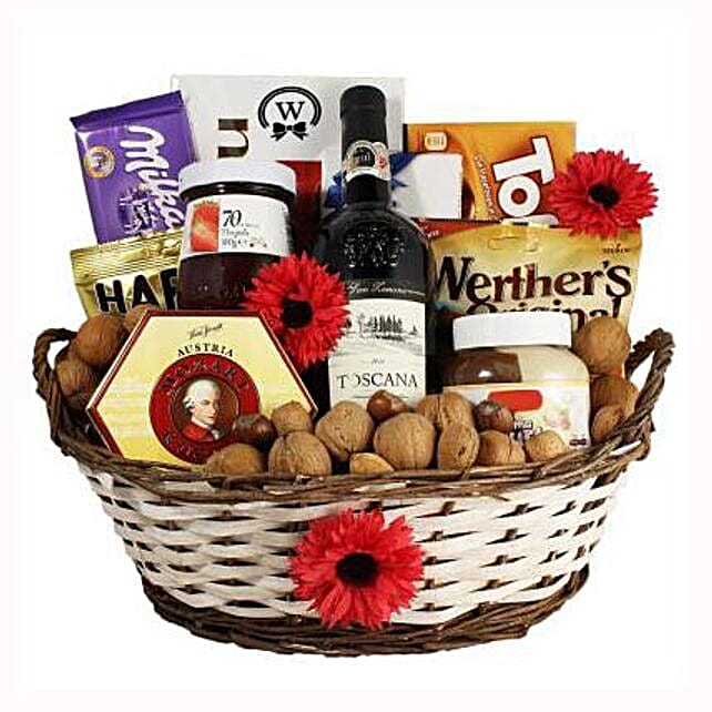 Classic Sweet Gift Basket austria Gift Classic Sweet Gift Basket FNP