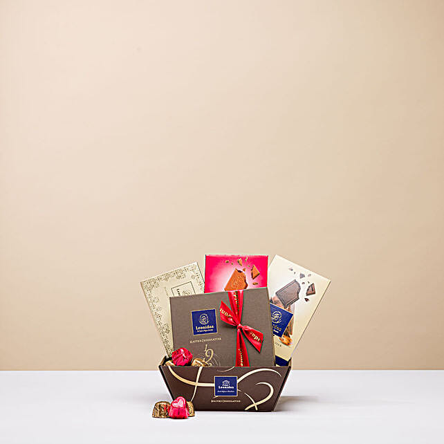 Leonidas Trinidad Red Gift Basket france Gift Leonidas Trinidad Red