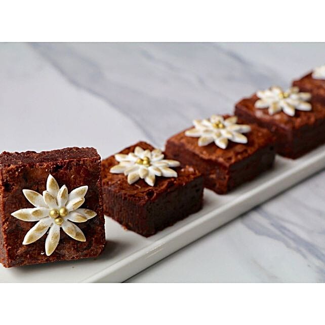 Eggless Chocolate Brownies 6 Pcs hongkong Gift Eggless Chocolate Brownies 6 Pcs FNP