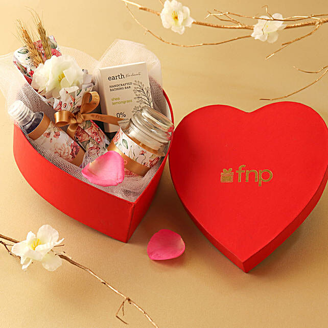 Pamper Your Love Gift Hamper Indonesia | Gift Pamper Your Love Gift ...