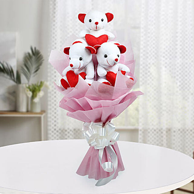 cute teddy bear with flowers