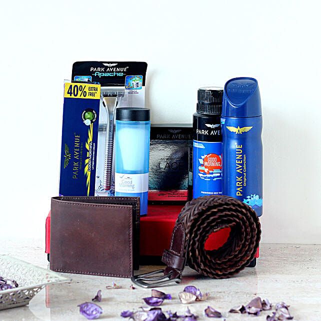 Buy/Send Leather Belt & Wallet Park Avenue Gift Set For Men Online FNP