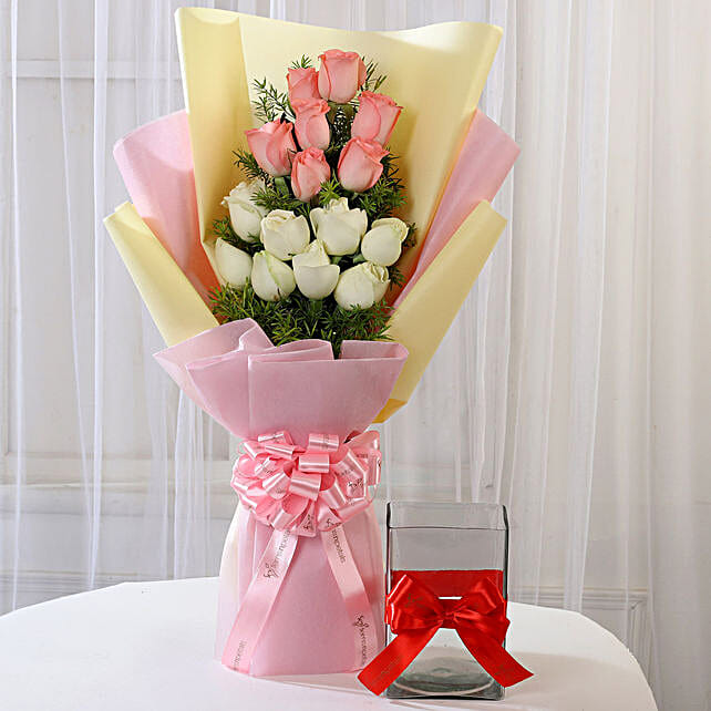 Pink Amp White Roses Amp Glass Vase Combo Gift Roses Bouquet