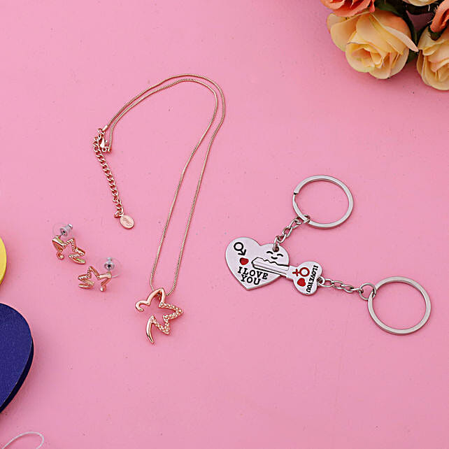 Buy/Send Couple Love Key Chains & Pretty Necklace Set Online FNP
