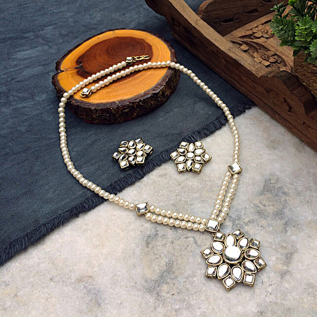 Buy/Send Kundan Pendant \u0026 Earrings Set 