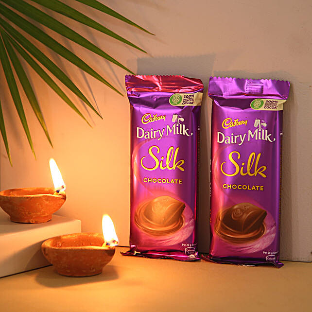 Buy/Send Happy Diwali Dairy Milk Silk N Diya Combo Online FNP