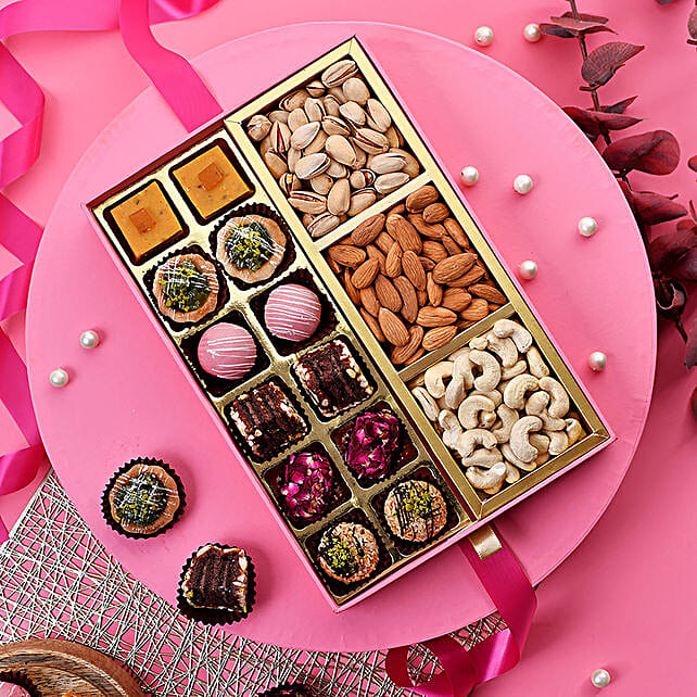 Buy/Send Assorted Sweets & Dry Fruits Gift Pack Online FNP