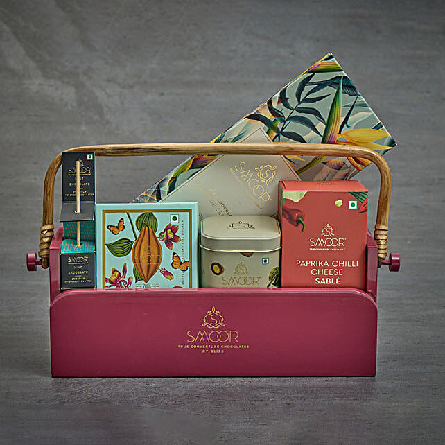 Buy/Send Exotica Delight Gift Hamper Online FNP