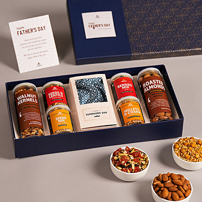 Buy/Send Invincible Fathers Day Gift Box Online- FNP