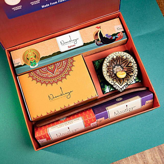 Buy/Send Poojan Gift Box Online FNP