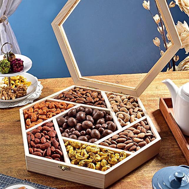 Buy/Send Chocolate & Dry Fruit Fusion Hamper Online FNP