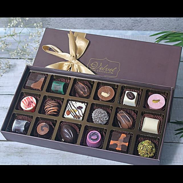 Buy/Send Christmas Chocolate Box Online FNP