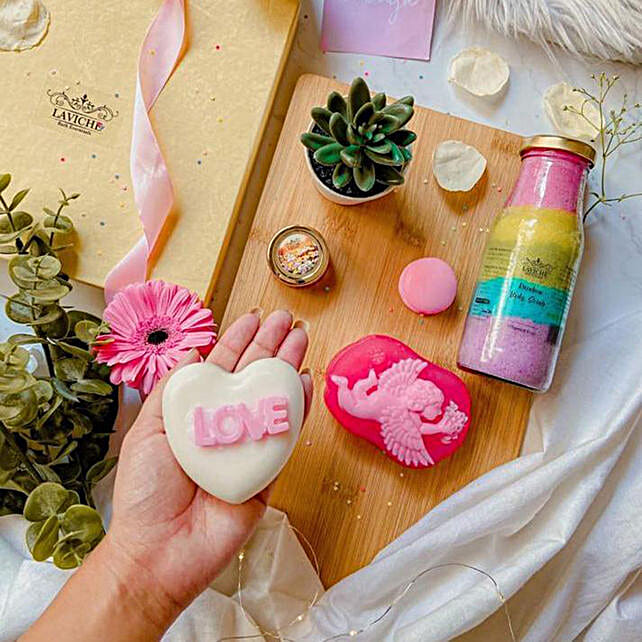 Buy/Send Cupid Love Box Gift Online FNP