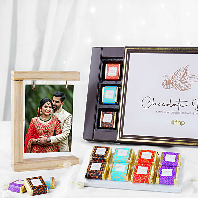 Chocolate Bliss & Love Frame Combo oman Gift Chocolate Bliss & Love