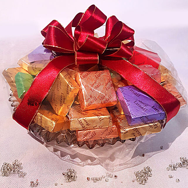 Send Gift Hampers to Qatar - Ferns N Petals