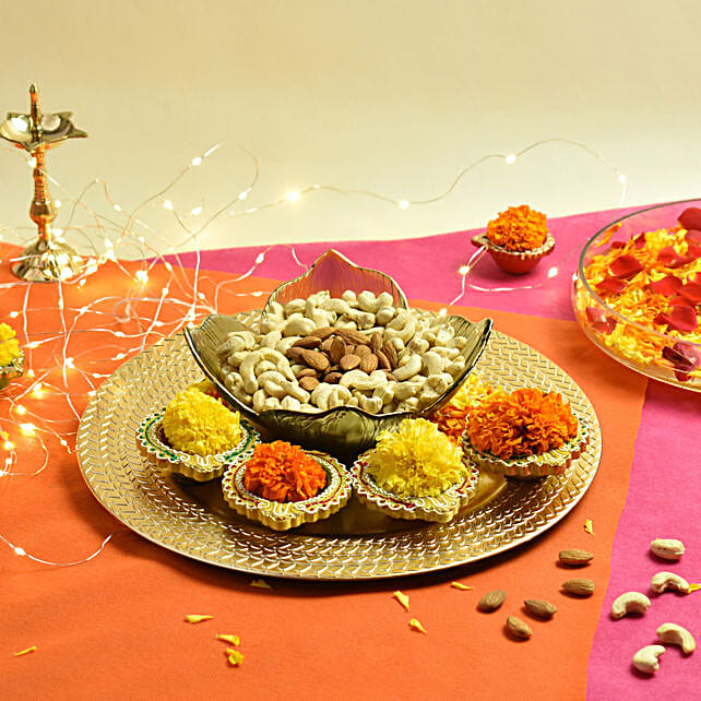Dry Fruits And Diyas In A Platter qatar Gift Dry Fruits And Diyas In A Platter FNP