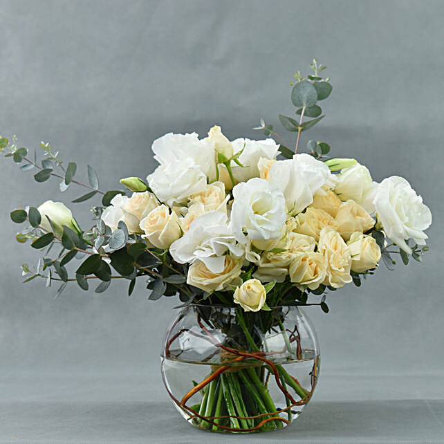 Spray Roses with White Lisianthus in Fish Bowl qatar Gift Spray Roses with White Lisianthus in