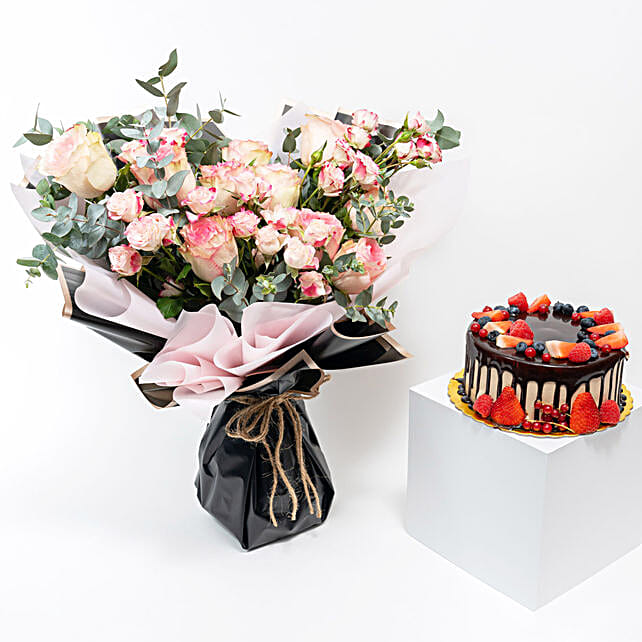 Beautiful Flower Bouquet with Black Forest Cake qatar Gift Beautiful