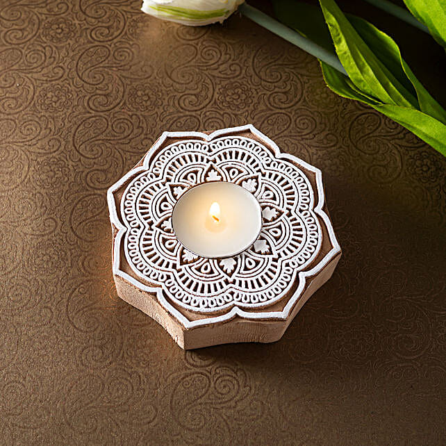 Designer Shape Floral Candle qatar Gift Designer Shape Floral Candle FNP