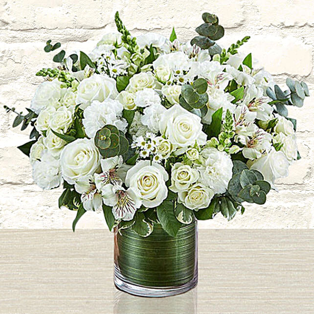 Glamorous White Flowers Vase singapore Gift Glamorous White Flowers