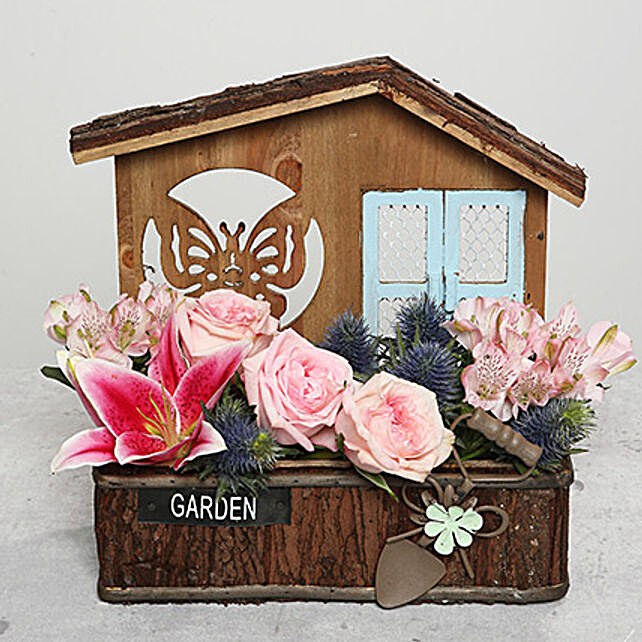 Beautiful Flower Arrangement In Hut, Wooden Base For Flower Arrangements