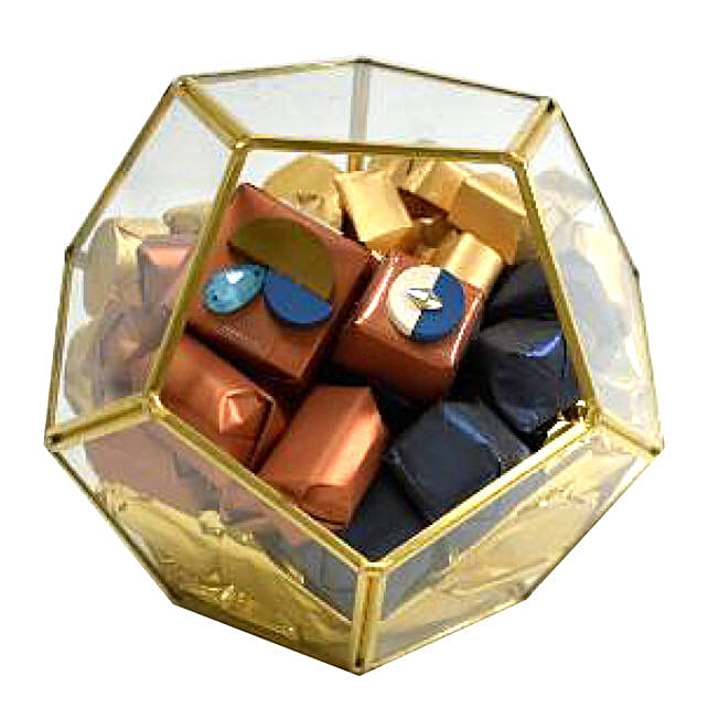 Box Of Delicious Patchi Chocolates uae Gift Box Of Delicious Patchi