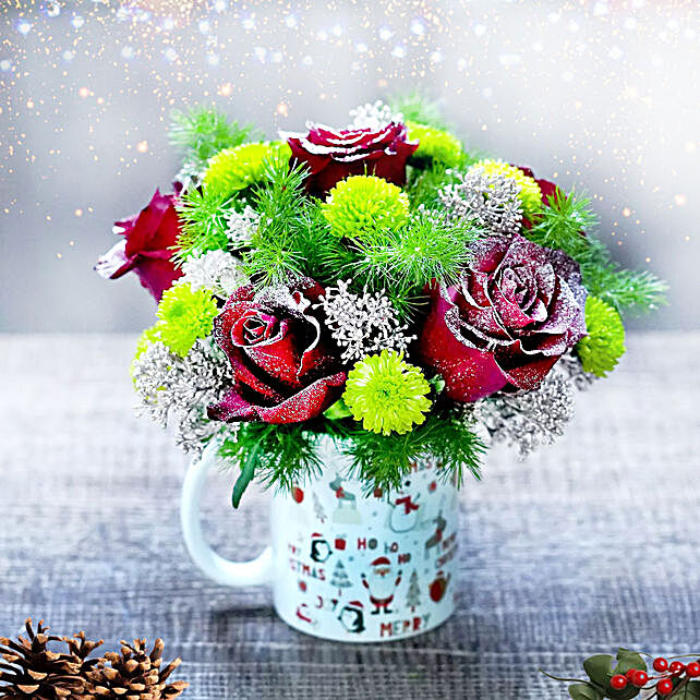 Holiday Cheer Floral Arrangement Uae Gift Holiday Cheer Floral Arrangement Ferns N Petals