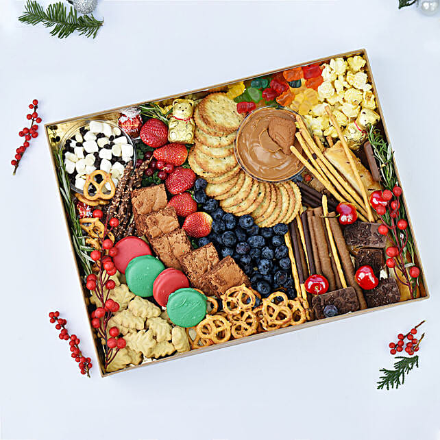 Love Christmas Snack Box uae Gift Love Christmas Snack Box FNP
