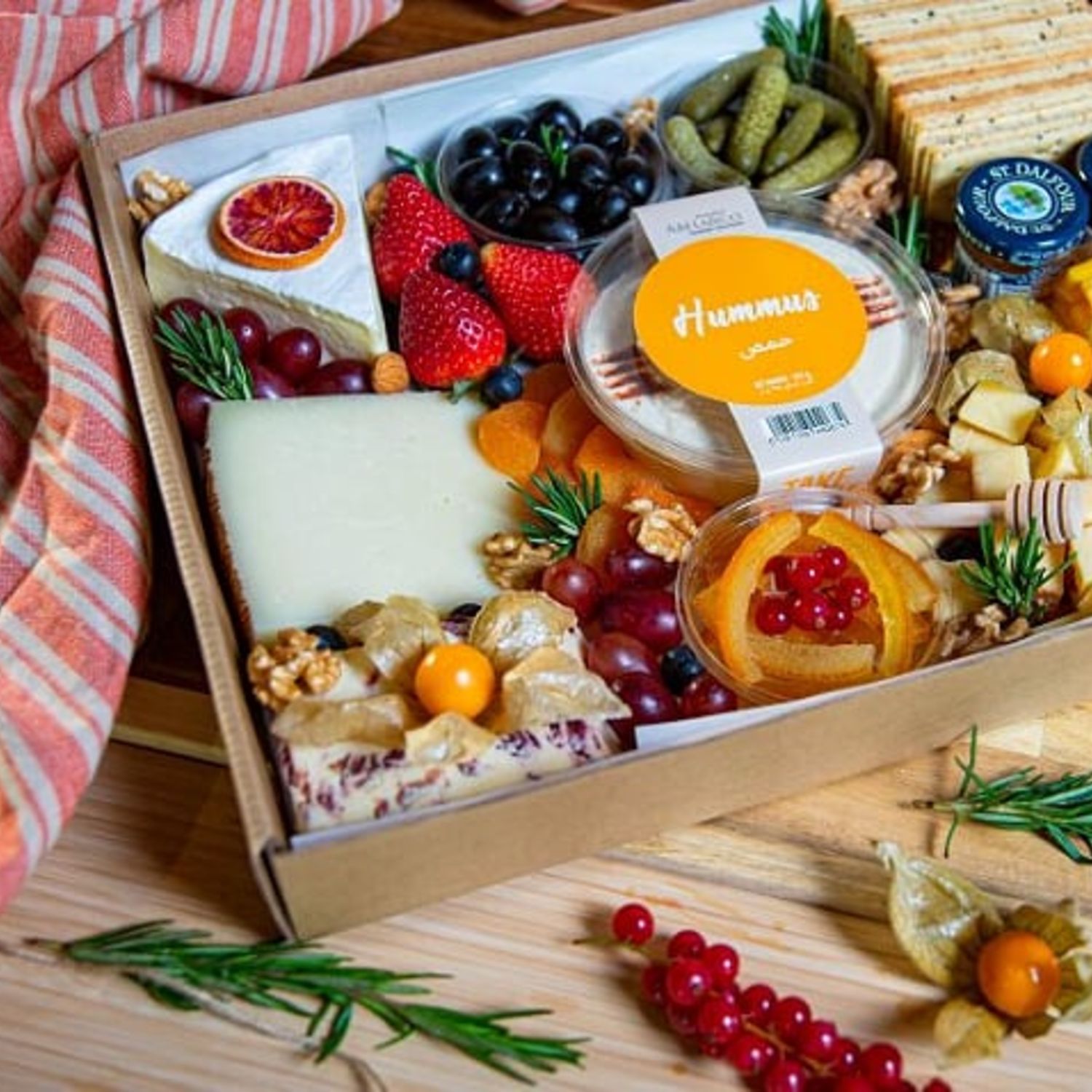 Vegetarian Cheesebox uae Gift Vegetarian Cheesebox Ferns N Petals