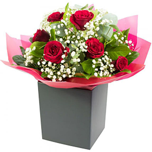 Send Valentine S Day Flowers To Uk United Kingdom Online Ferns N Petals