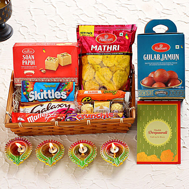 Happy Diwali Sweet And Savoury Treats Hamper uk | Gift Happy Diwali ...