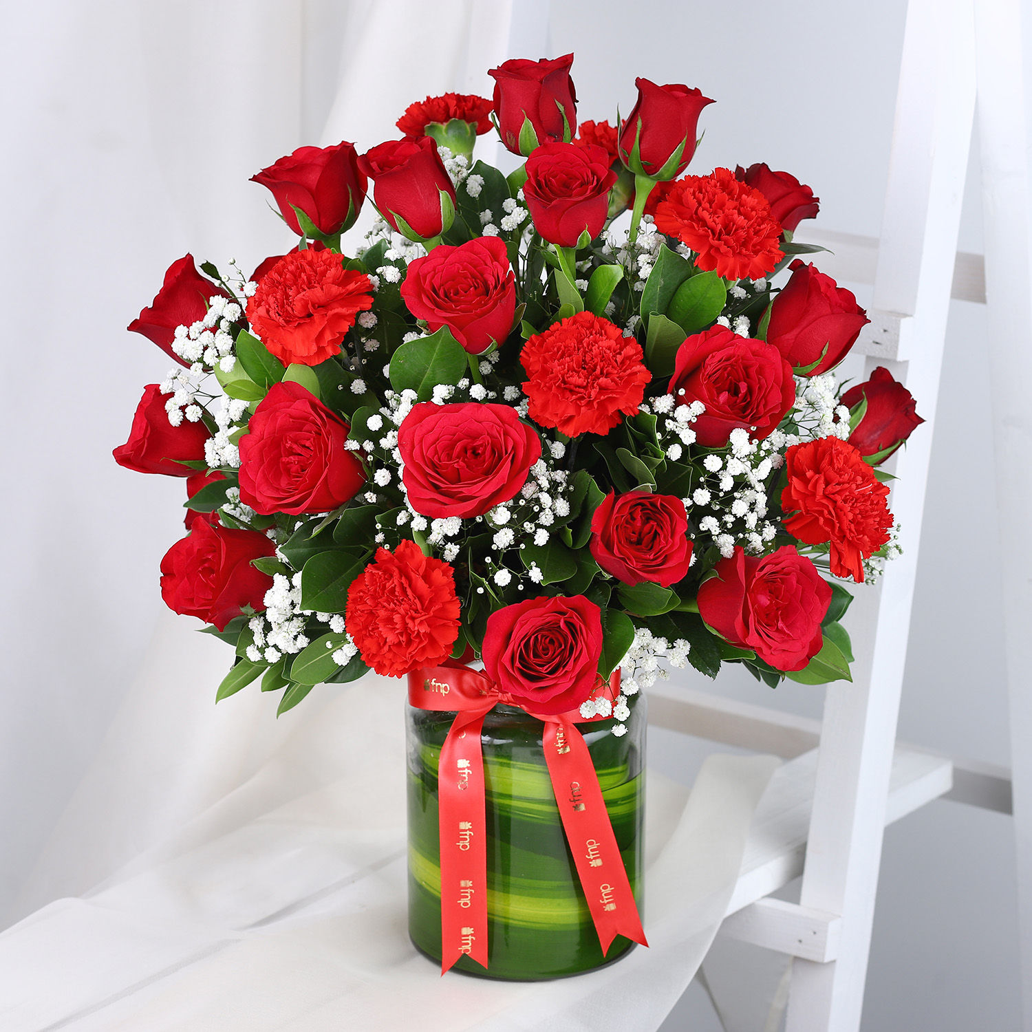 Buy/Send Roses N Carnations Arrangement Online- Ferns N Petals