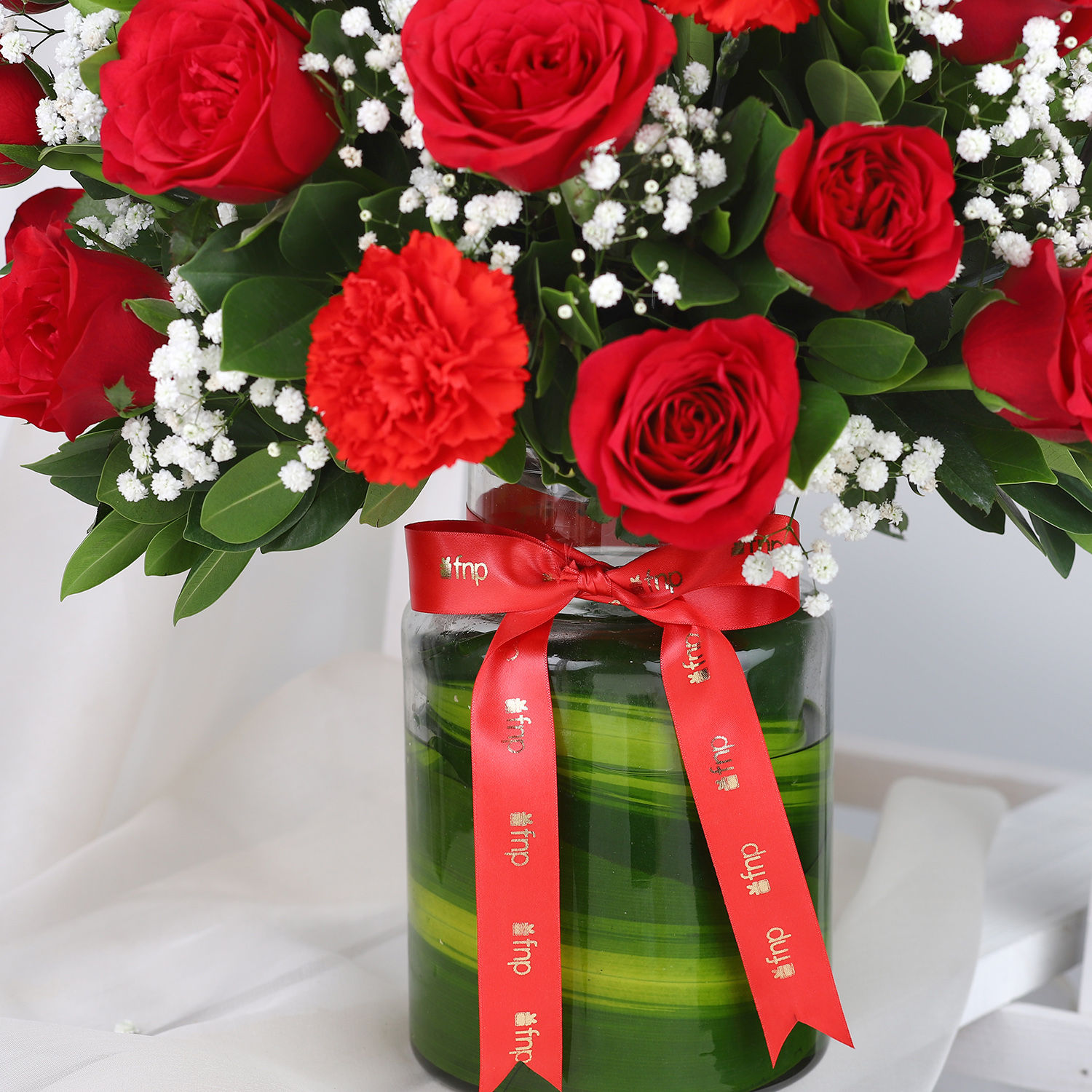 Buy/Send Roses N Carnations Arrangement Online Ferns N Petals