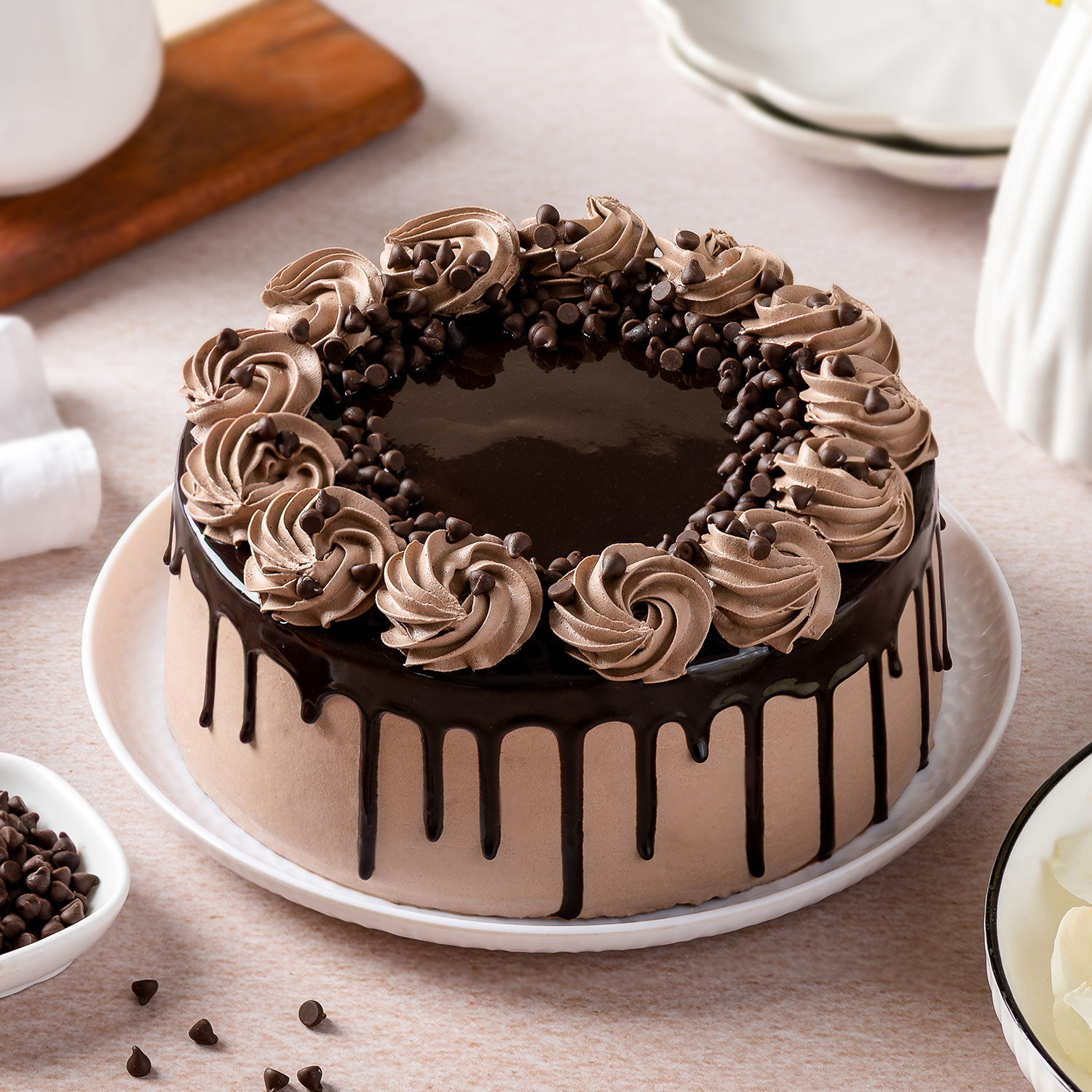 Buy/Send Cream Drop Chocolate Cake Half Kg Online Ferns N Petals