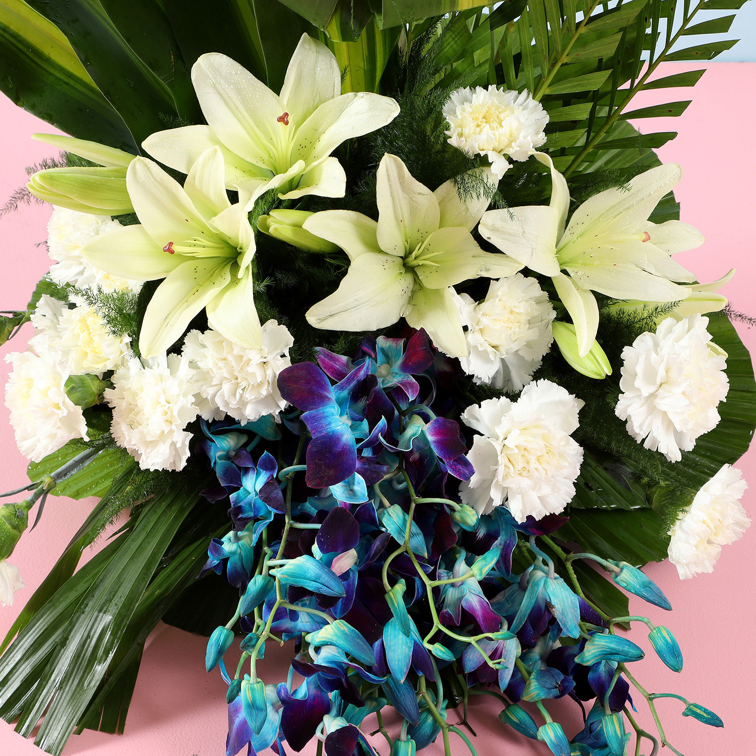 Buy/Send Blue & White Flower Arrangement Online Ferns N Petals