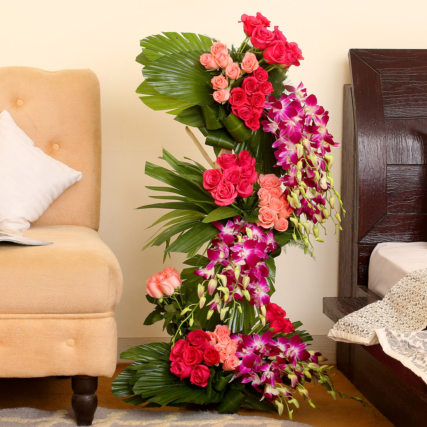 Buy/Send Luxurious Flower Arrangement Online Ferns N Petals
