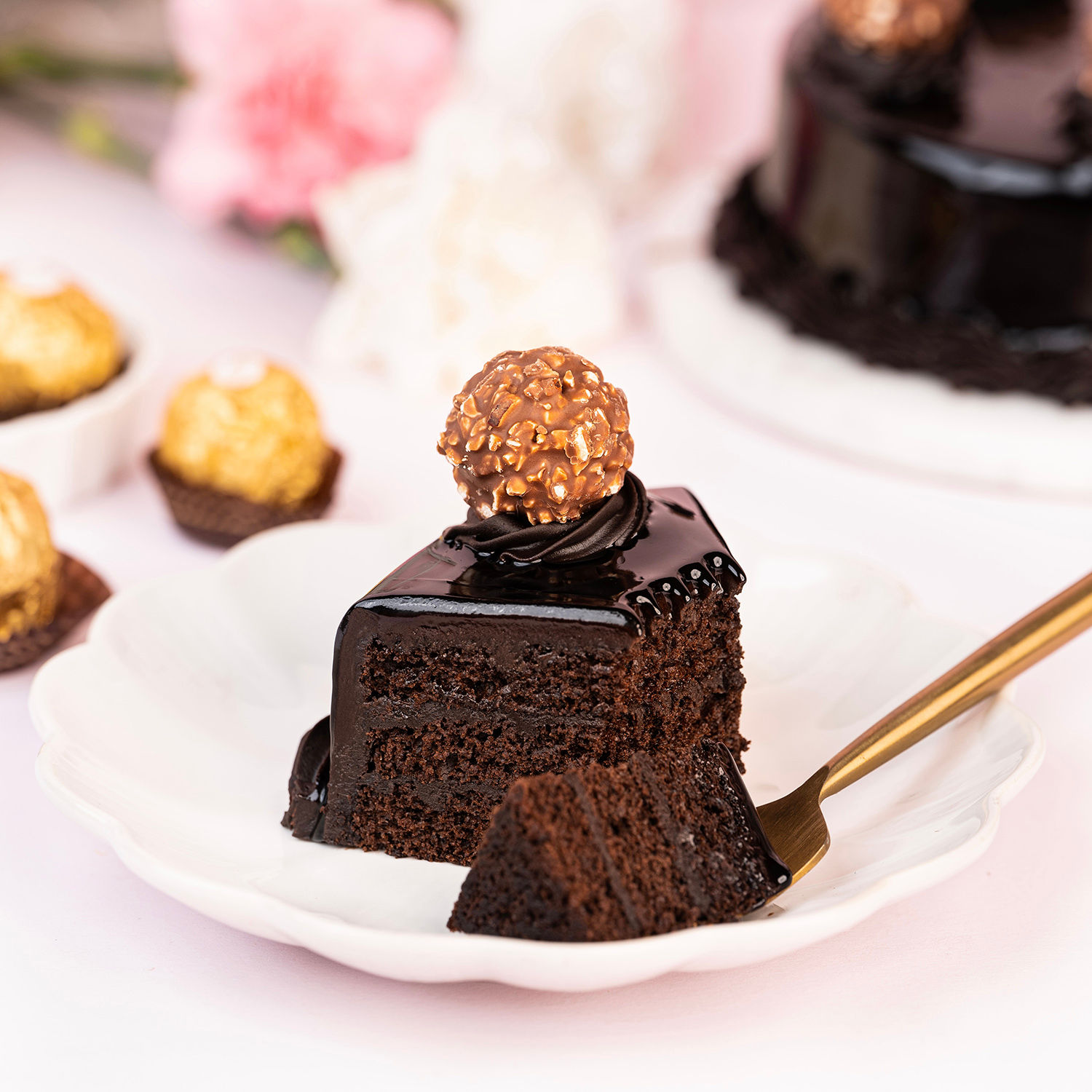 Buy/Send Ferrero Rocher Truffle Cake Half Kg Online