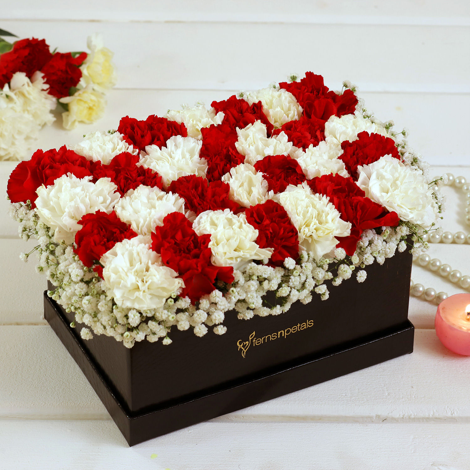 Buy/Send White & Red Carnations Arrangement Online Ferns N Petals