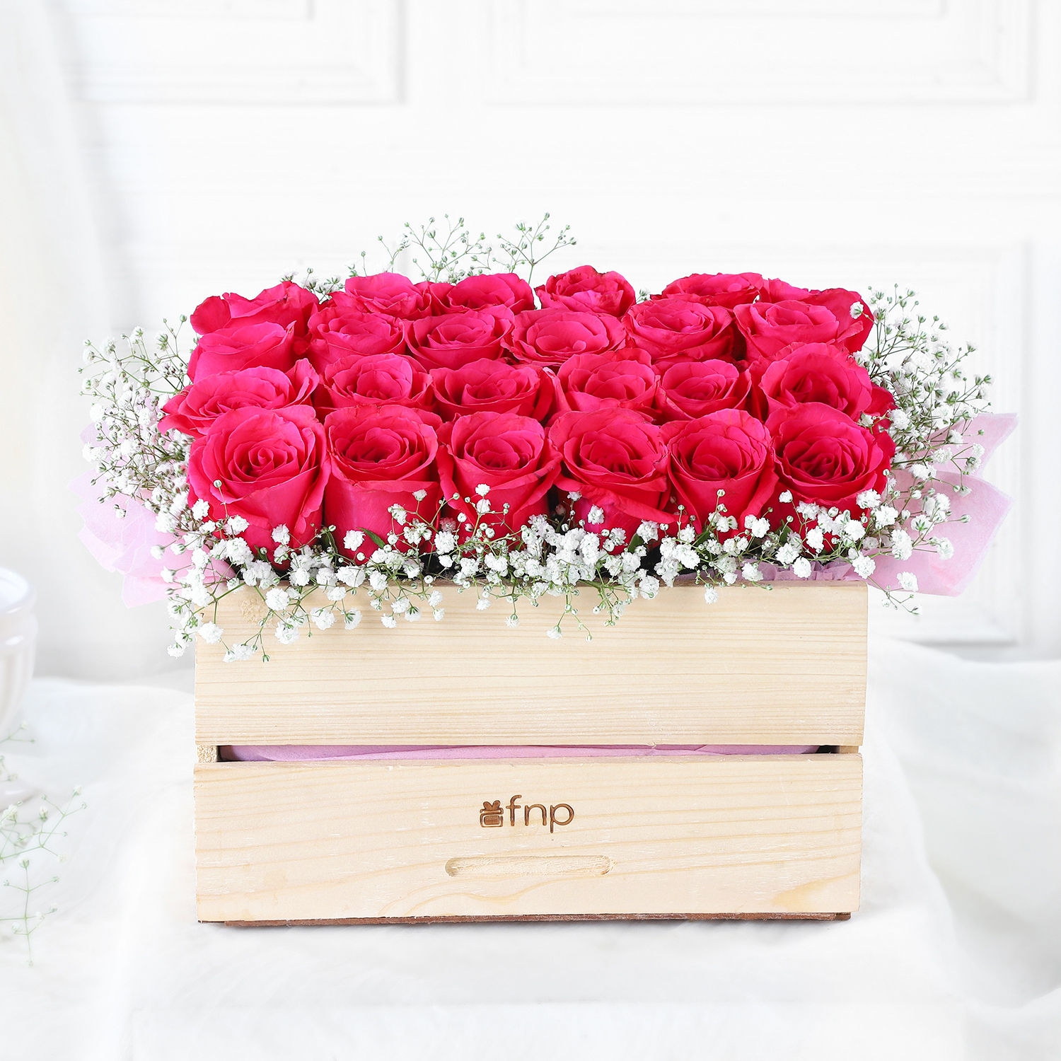 Buy/Send Lovely Roses & Ferrero Rocher Wooden Arrangement Online Ferns